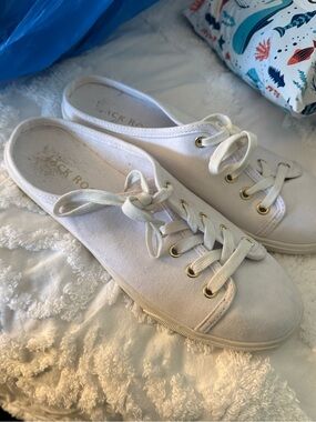 Jack Rogers Cream Canvas Slip-On Lace-Up Sneakers